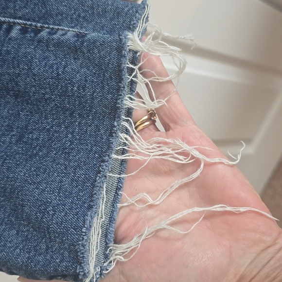 EUC Levi's Denizen Distressed Jeans - Picture 3 of 8